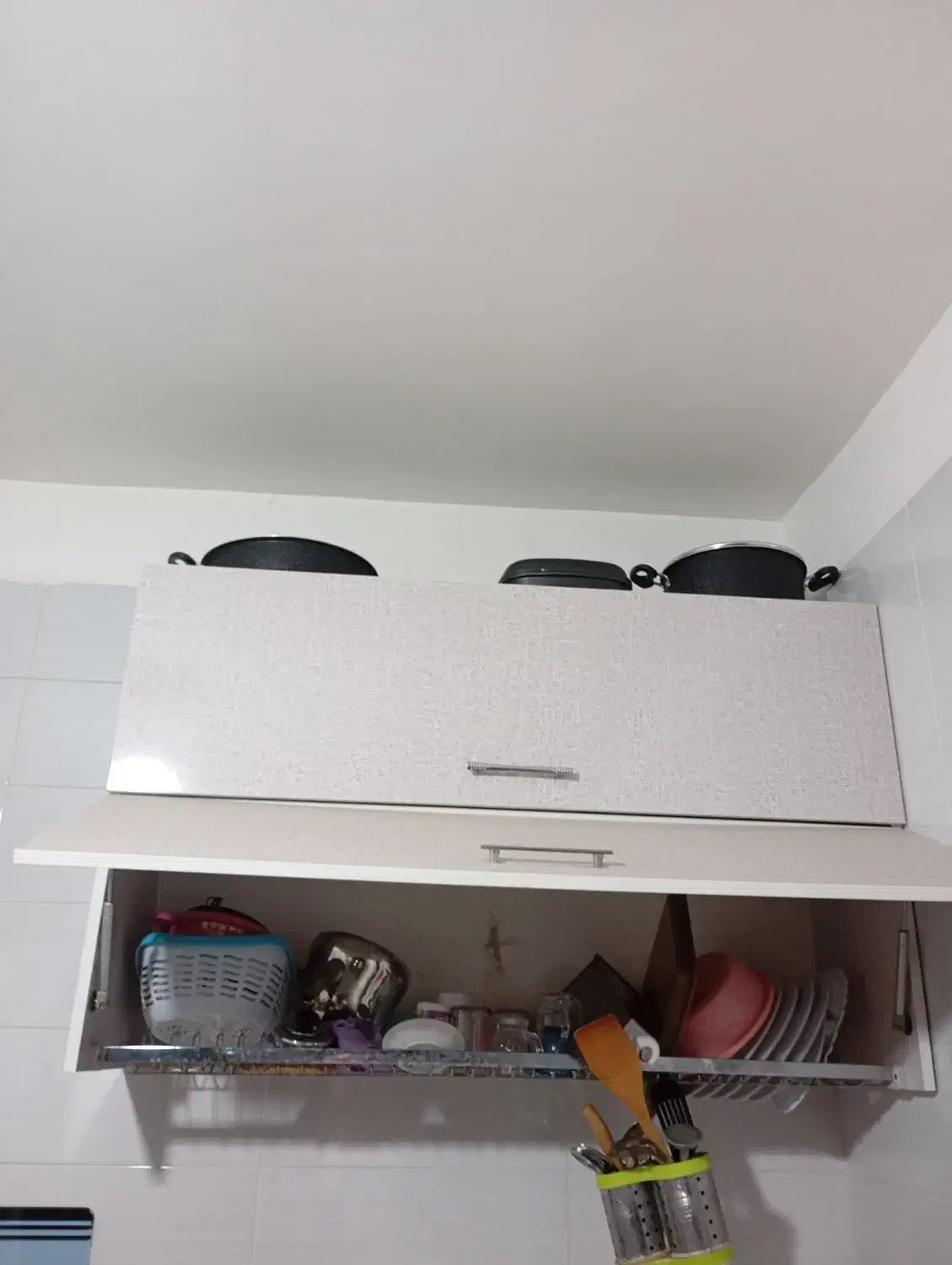 ابچکان|آبچکان و نظمدهنده ظروف|قره ضیاالدین, |دیوار