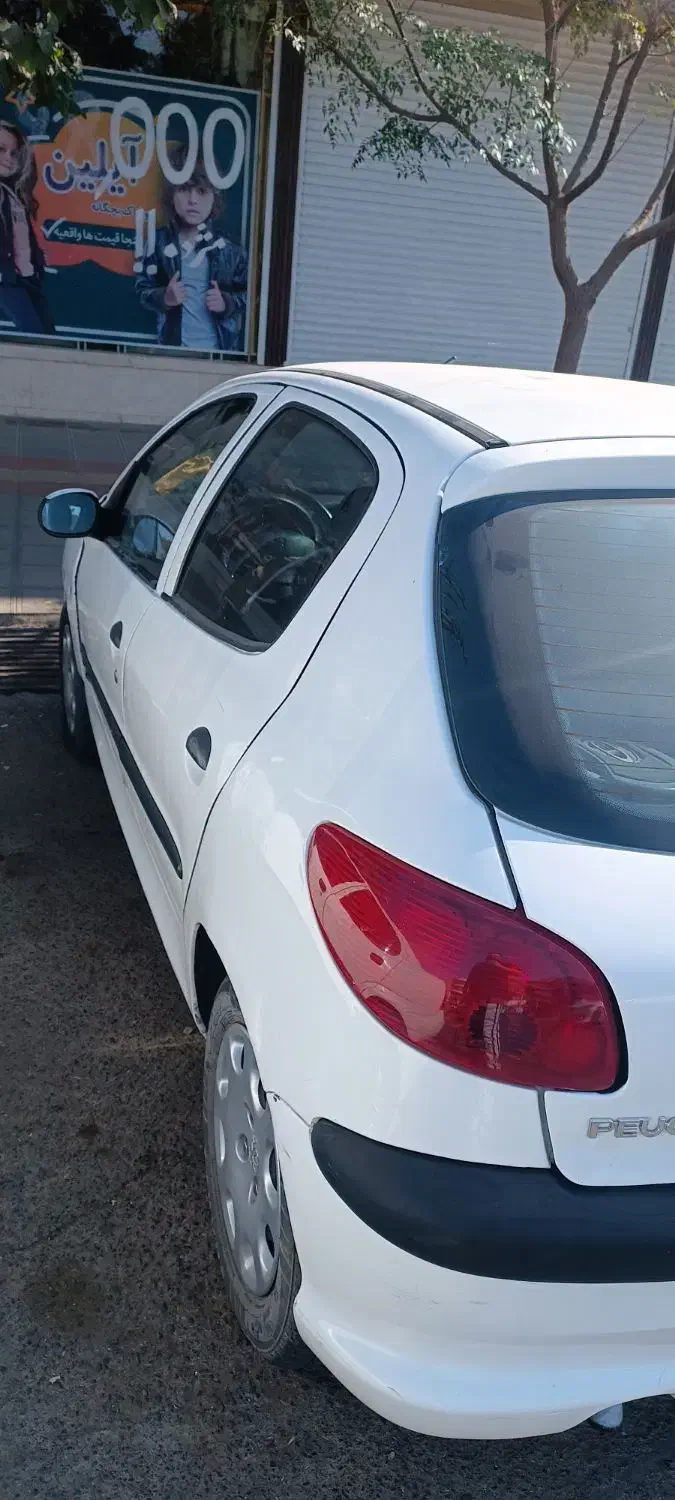 پژو ۲۰۶ سفید تیپ ۲|خودرو سواری و وانت|قم, زنبیل آباد|دیوار