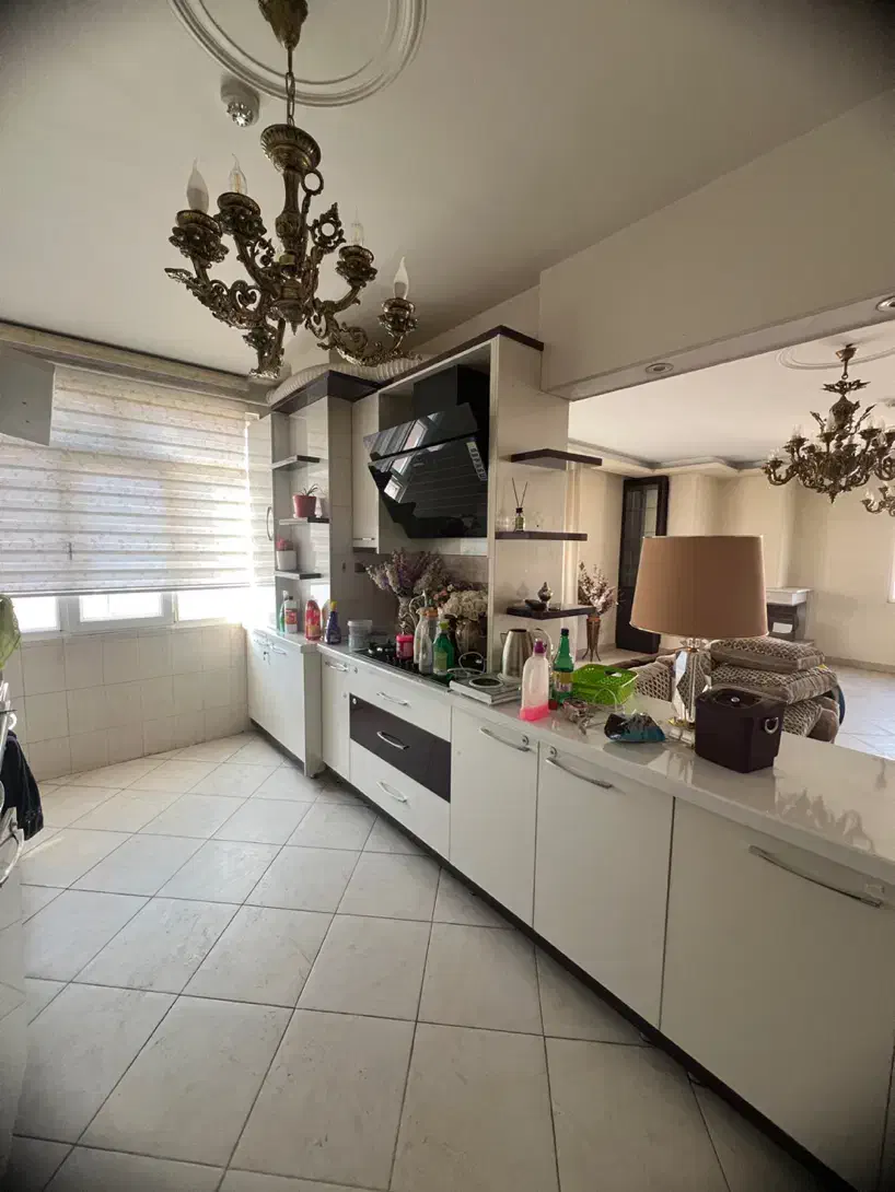 ۱۴۰ متر/ سه‌خواب/ فول امکانات طبقه ۸     moti