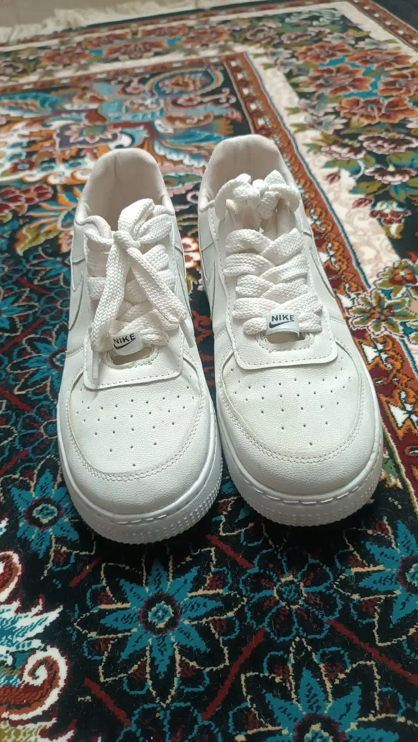 کفش نو|کیف، کفش، کمربند|نیشابور, خط کاشمر|دیوار