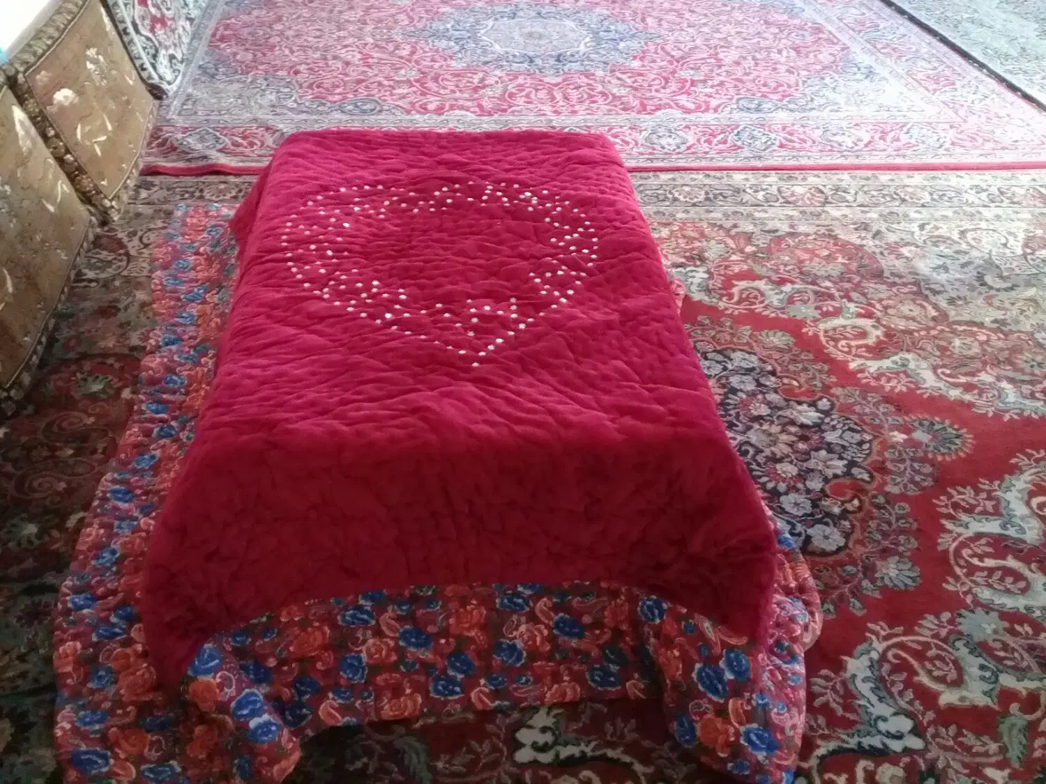 میز کرسی کاملا سالم|مبلمان خانگی و میز عسلی|الوند, |دیوار