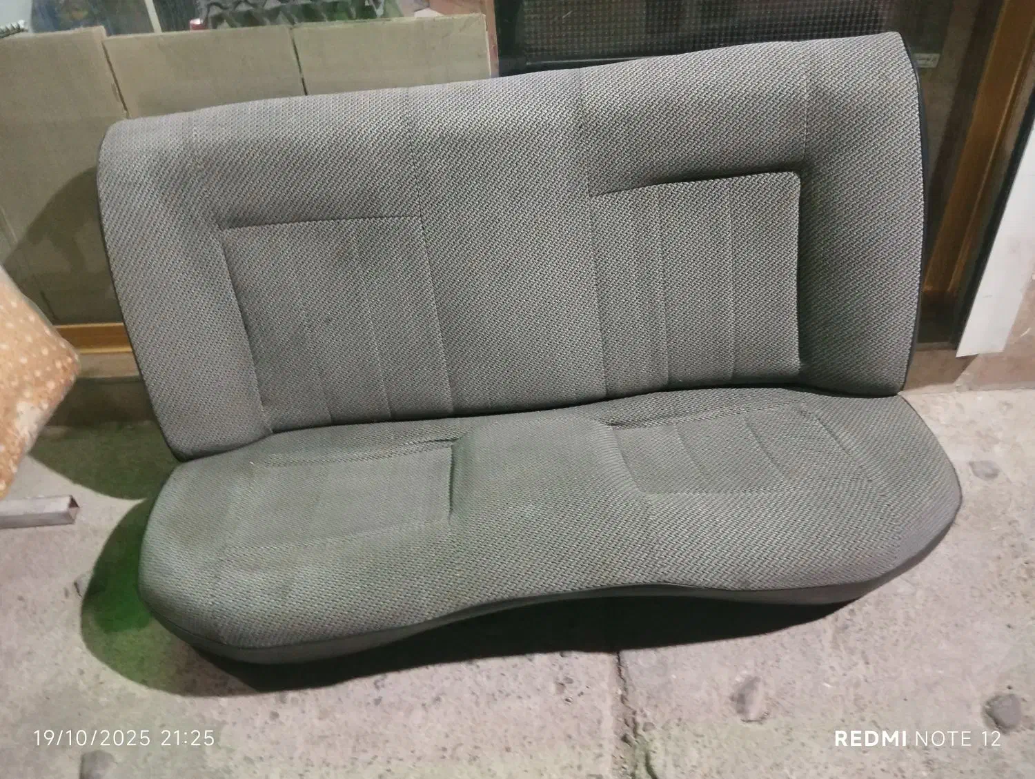 یک جفت چراغ عقب پرشیا و یک صندلی روا،|قطعات یدکی و لوازم جانبی|سهند, |دیوار