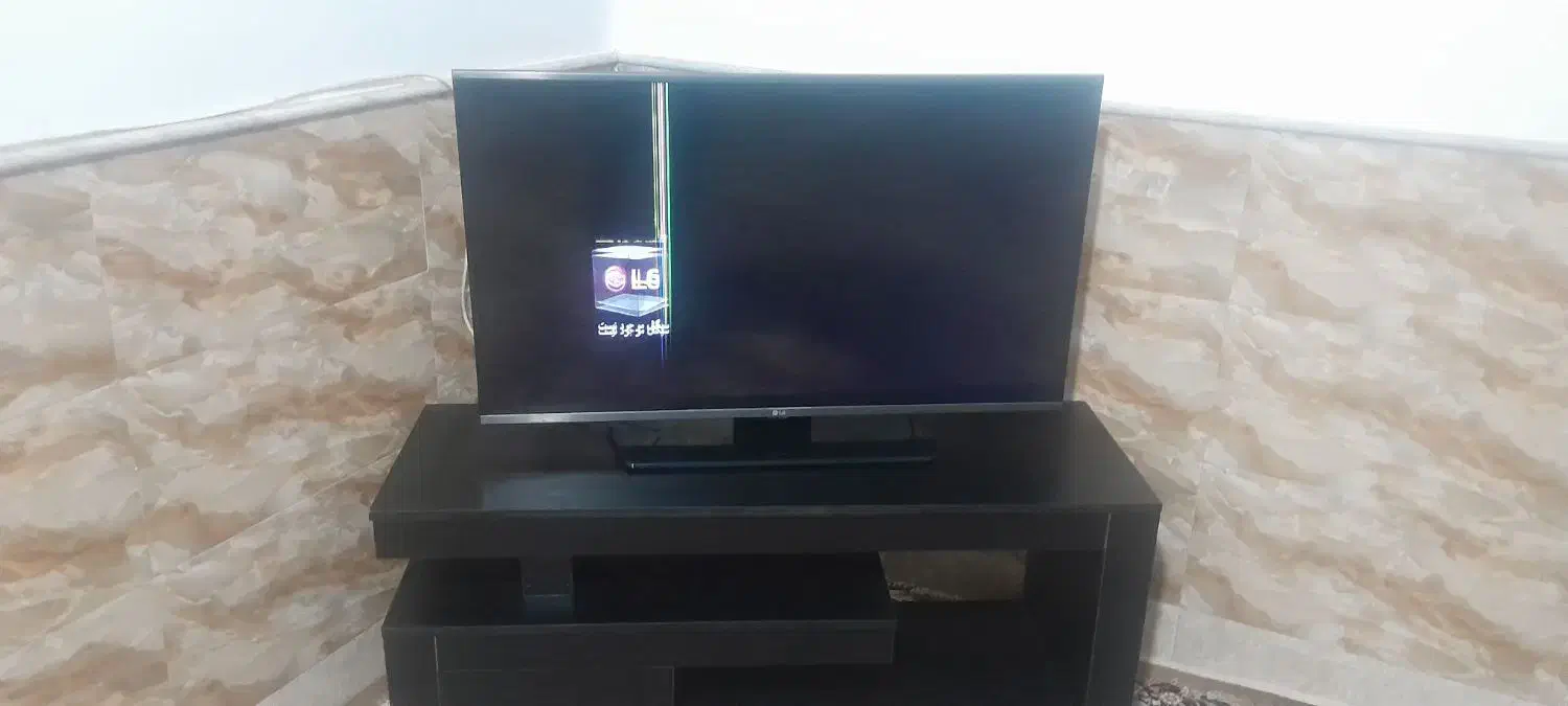 تلویزیون 43 ایج ال‌جی ضرب خورده|تلویزیون و پروژکتور|ساوه, |دیوار