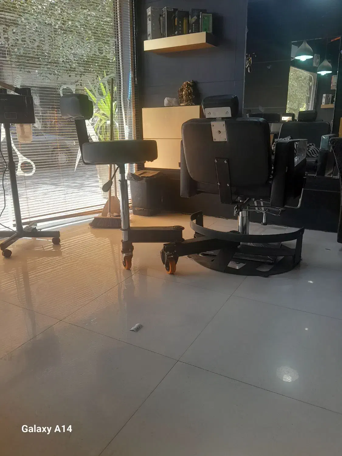 صندلی آرایشگر|آرایشگاه و سالنهای زیبایی|شیراز, شهرک ولیعصر|دیوار