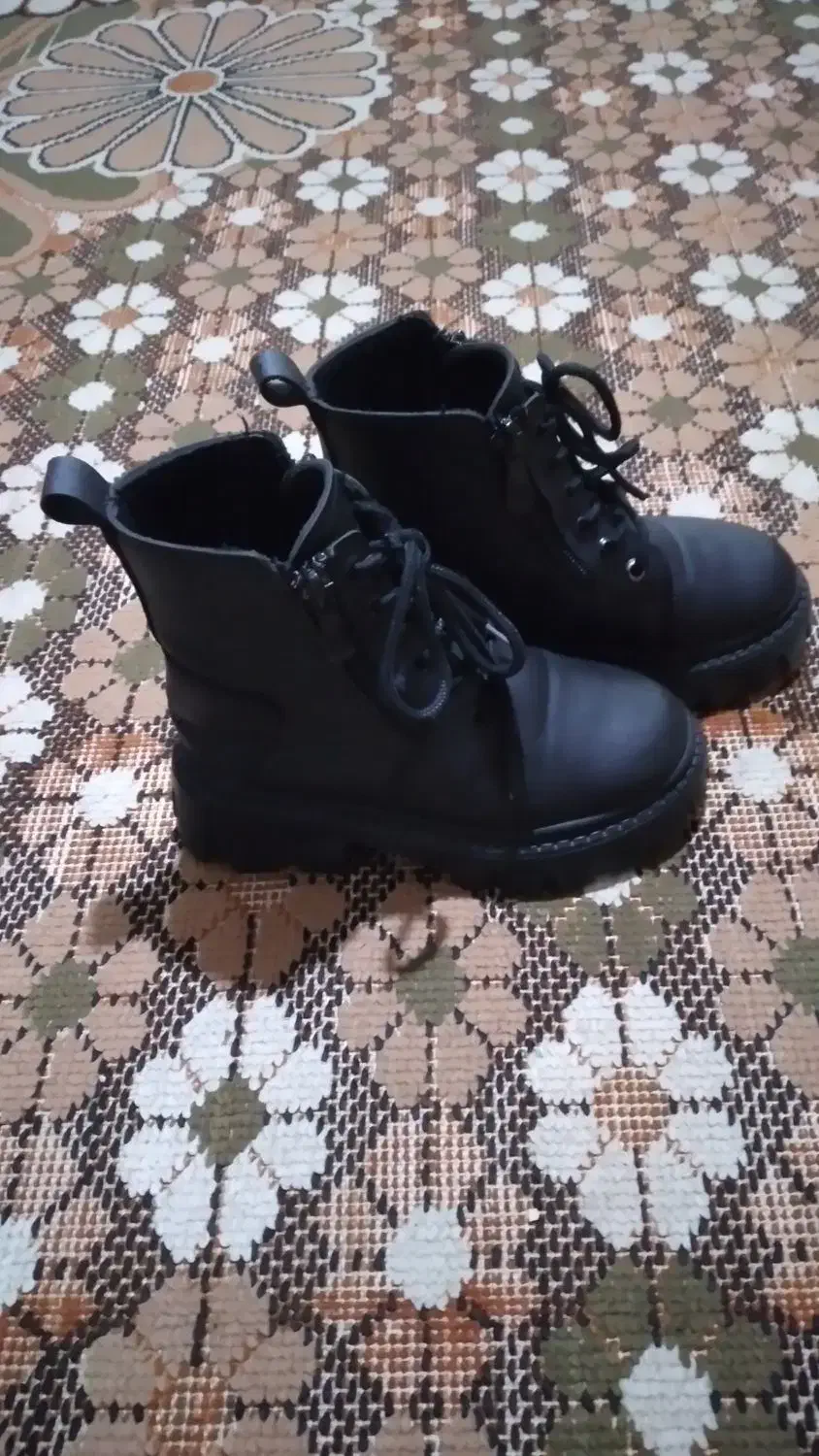 نیم بوت بچه گانه سایز ۲۷|کفش و لباس بچه|گلستان (تهران), |دیوار