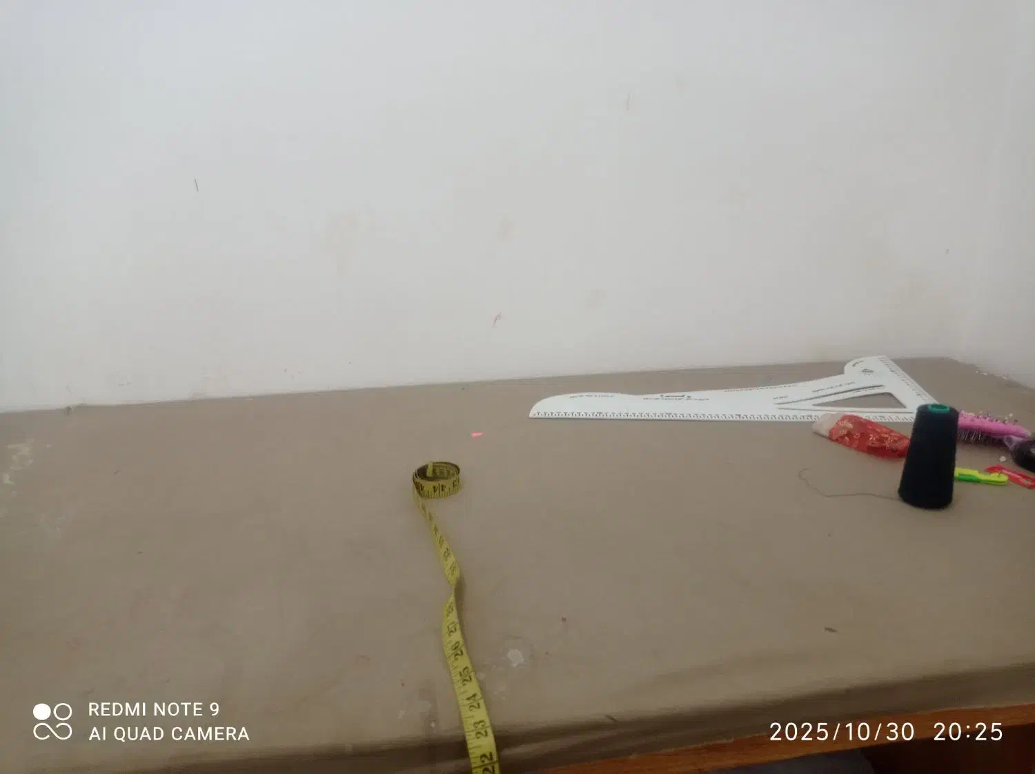 میز بزش خیاطی|لوازم خیاطی و بافتنی|آبدانان, |دیوار