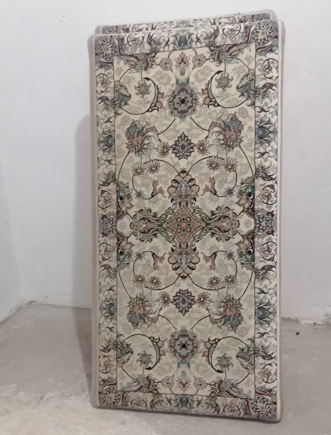 پشتی|پشتی|اقبالیه, |دیوار