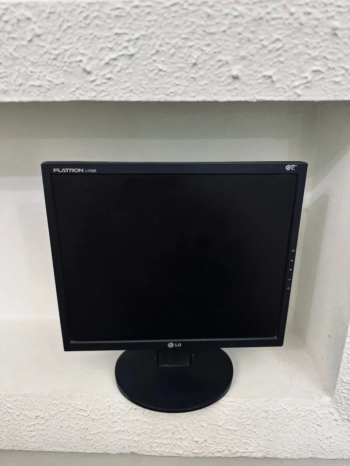 مانیتور 17 اینچ ال جی LG مدل L1752S|قطعات و لوازم جانبی رایانه|شیراز, قدوسی شرقی|دیوار