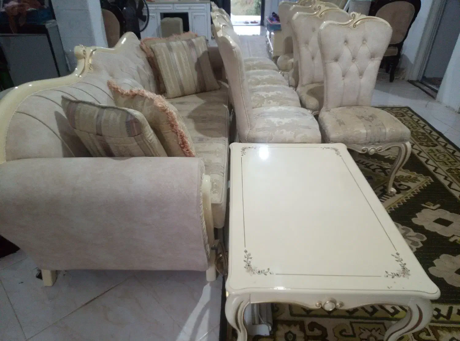 فروش مبل و میز ناهار خوری|مبلمان خانگی و میز عسلی|عباسآباد, |دیوار