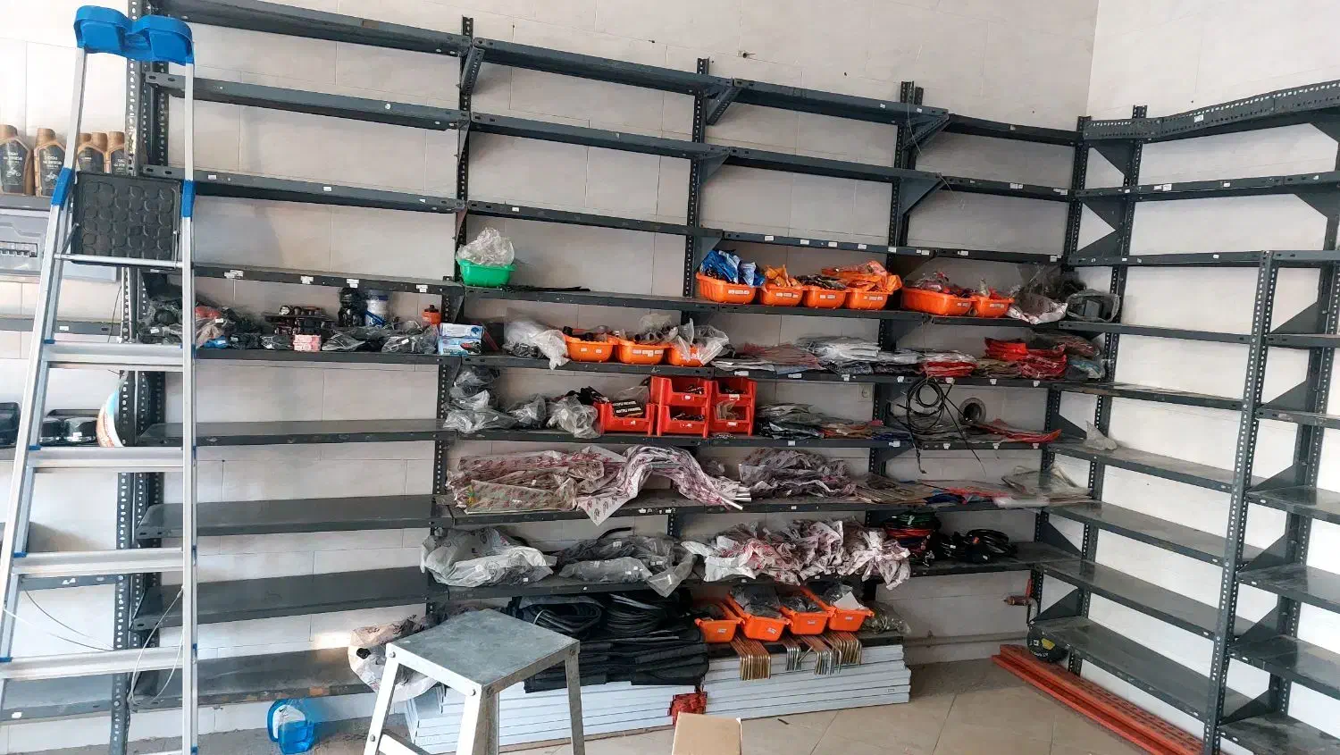 قفسه دیواری|فروشگاه و مغازه|سرخه, |دیوار