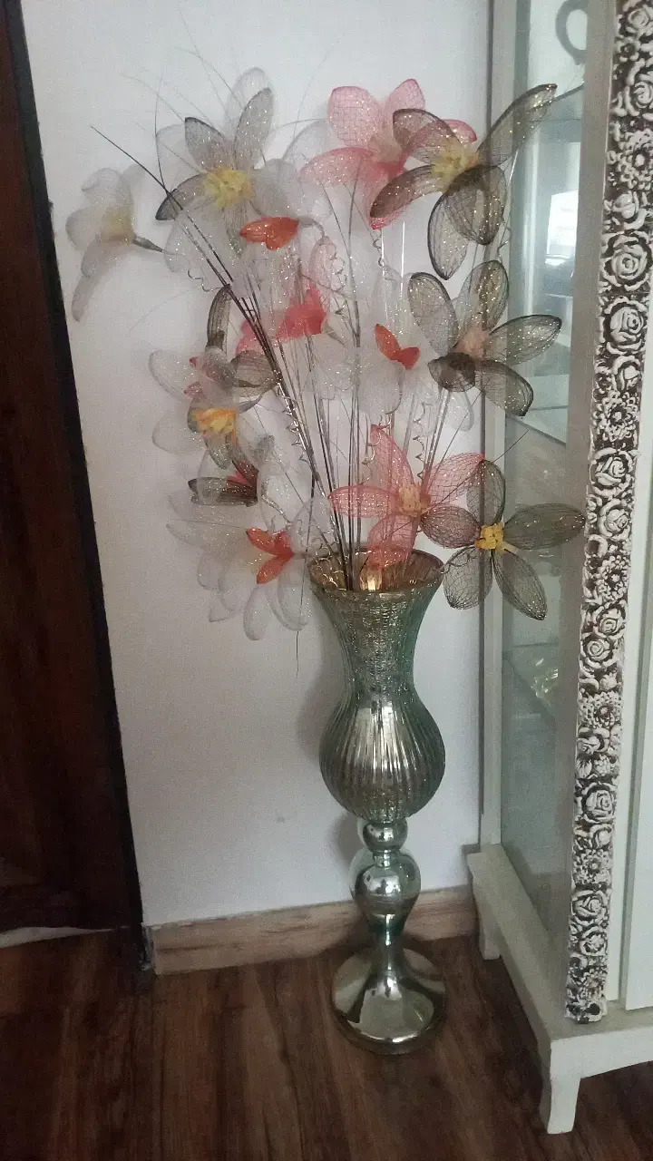 گل با گلدون|گل مصنوعی|رشت, جماران|دیوار