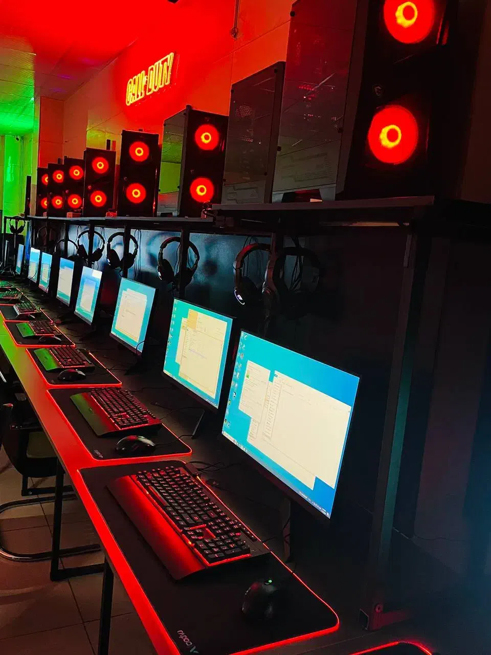 راه اندازی ۰ تا ۱۰۰ گیمنت و کافه گیم|رایانه رومیزی|قم, آلوچو|دیوار
