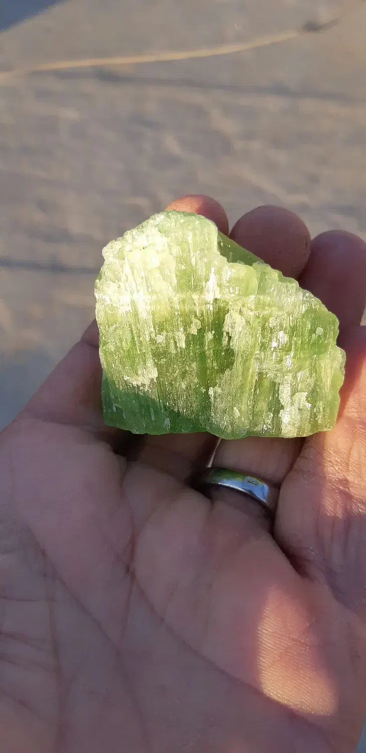 سنگ زمردپنجشیرافغان وسنگ یشم اوپال سختی ۹|کلکسیون اشیاء عتیقه|بروجرد, |دیوار