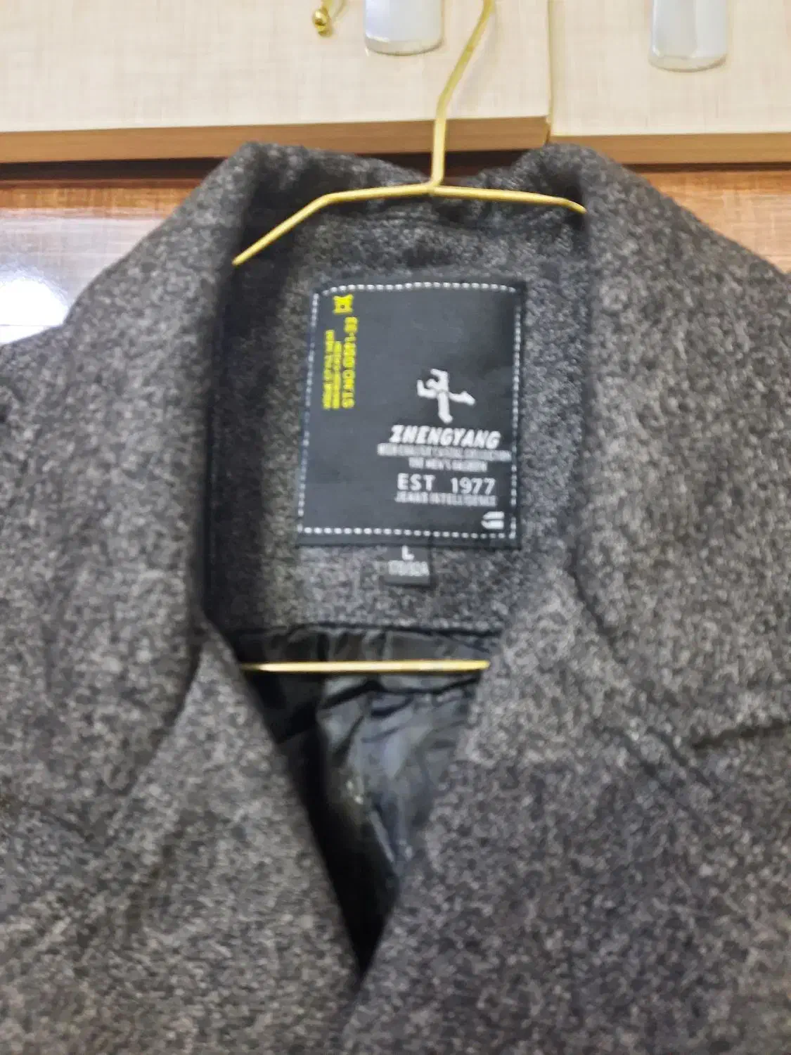 کت پالتویی،کت تک،کفش چرم، مردانه|لباس|ابریشم, |دیوار