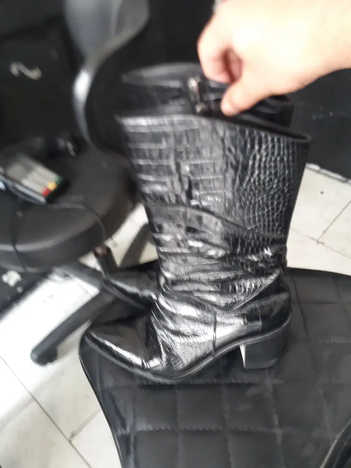 پوتین|کیف، کفش، کمربند|ارومیه, |دیوار