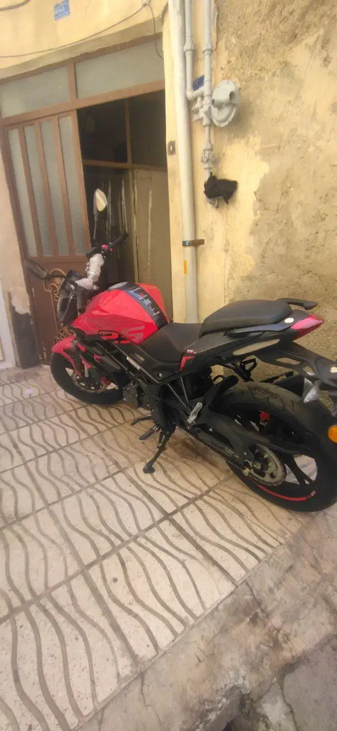 بنلی250تک سیلندر 1402|موتورسیکلت|اسلامشهر, شهرک امام حسین (میان آباد)|دیوار