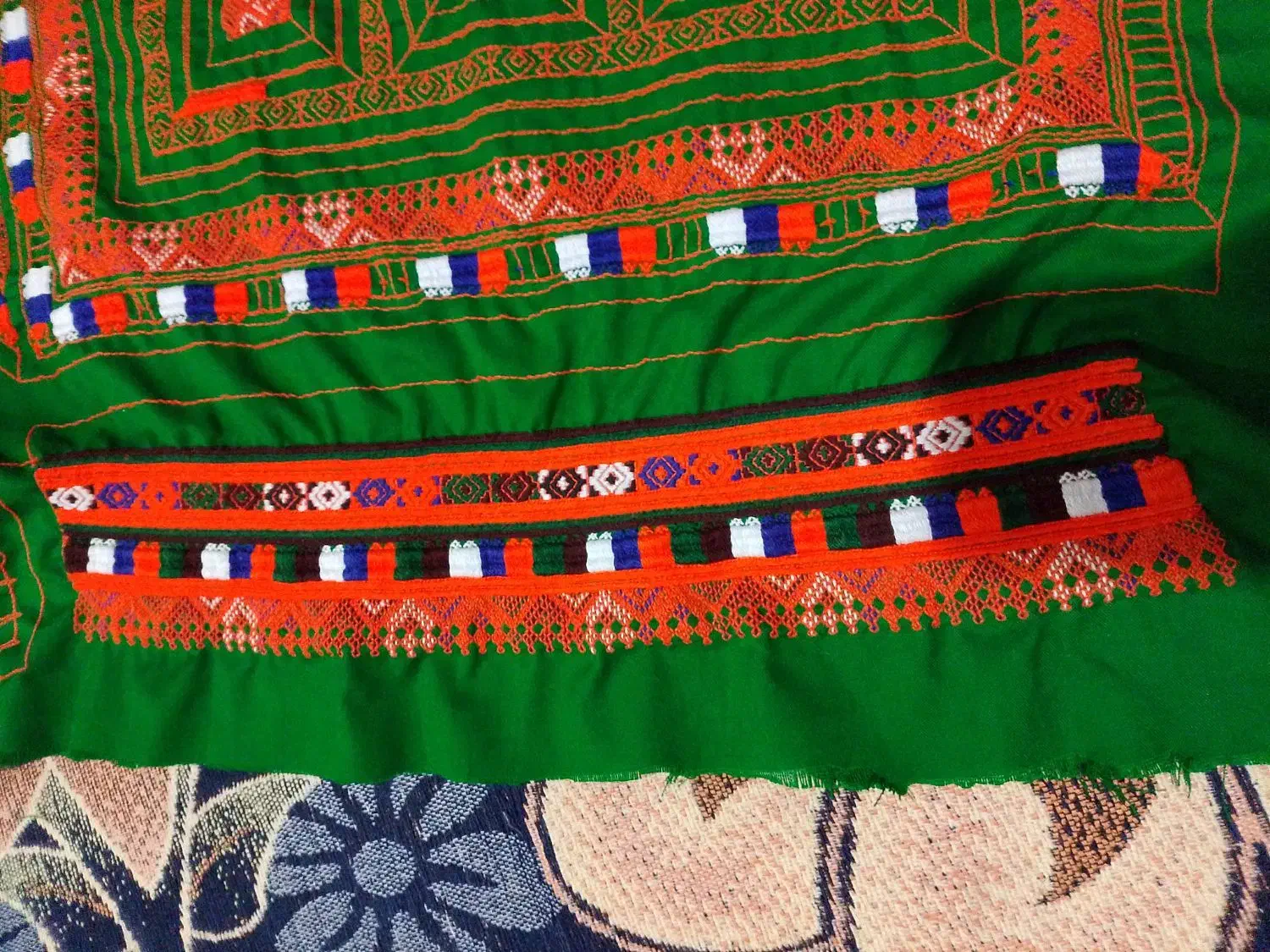 خیاط زی استین هستم|خدمات پیشه و مهارت|جالق, |دیوار