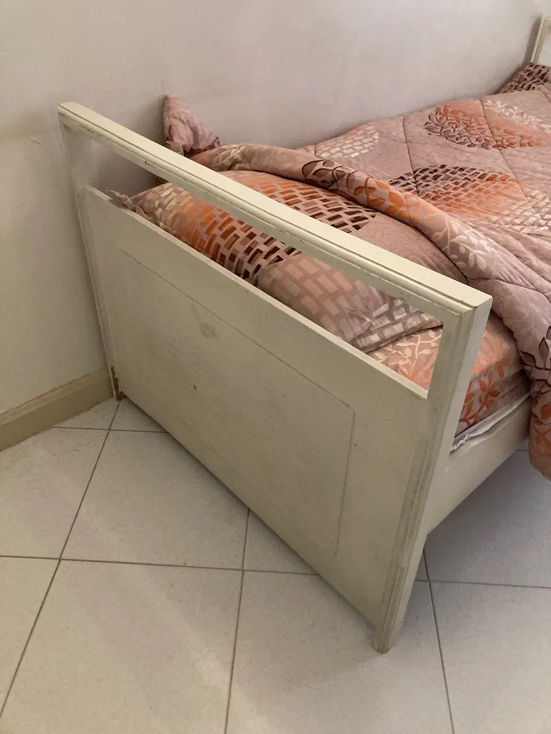 تخت یکنفره چوبی|تخت و سرویس خواب|تهران, زعفرانیه|دیوار