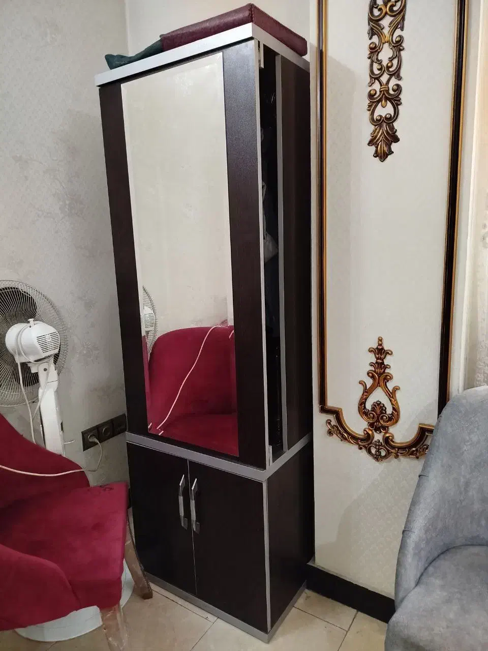 جاکفشی|جاکفشی، کمد، دراور|قرچک, شهرک مهستان|دیوار