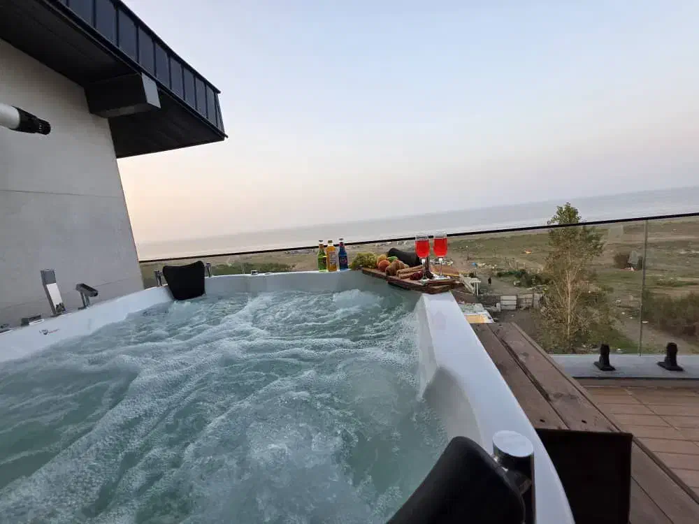 واحد۳خواب وی ای پی با جکوزی ۶نفره|اجارهٔ کوتاه‌مدت آپارتمان و سوئیت|بندر انزلی, دهکده ساحلی|دیوار