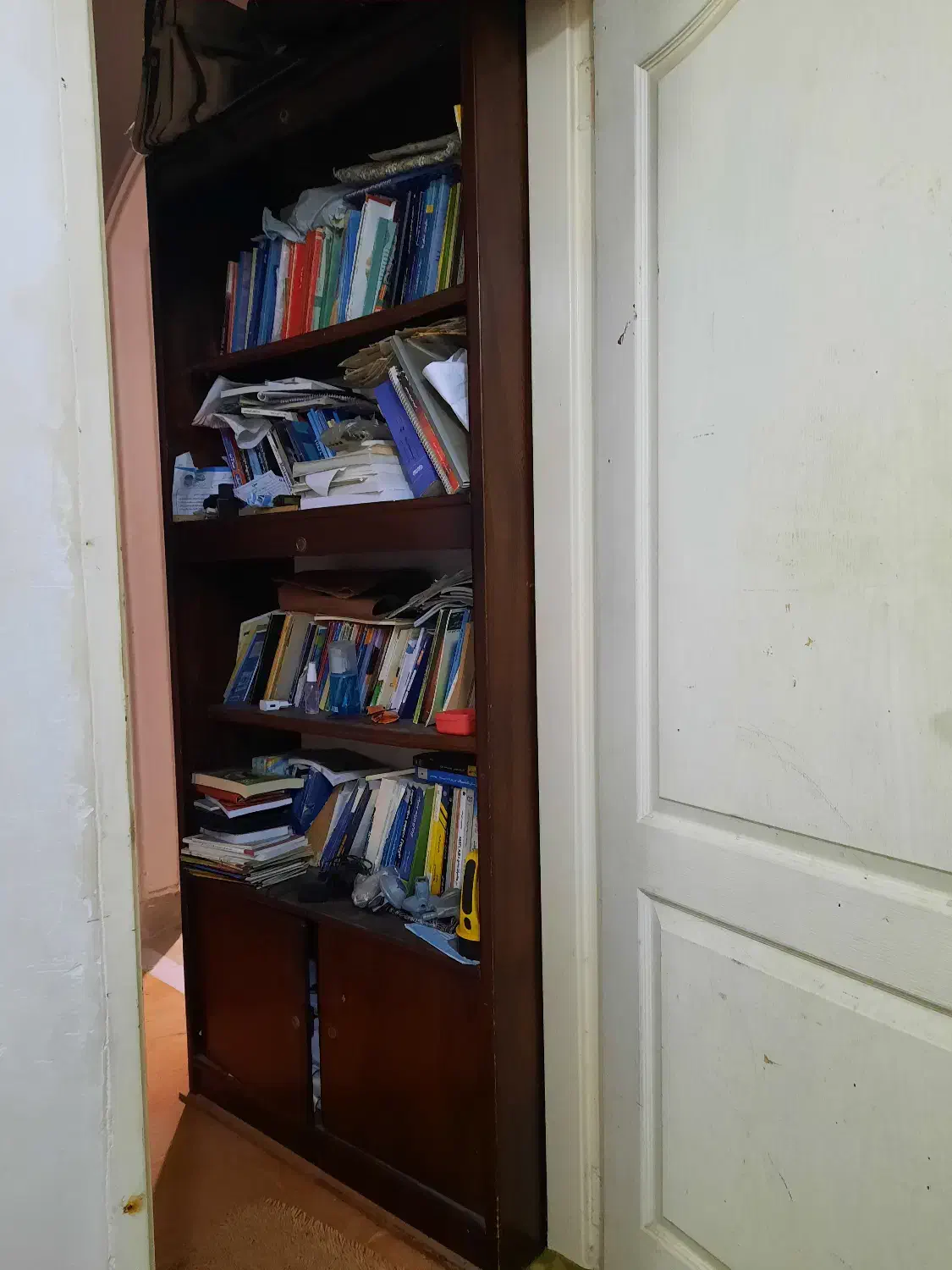 کتابخانه قدیمی ۹۰×۲۰۱|کتابخانه، شلف، قفسههای دیواری|بوشهر, |دیوار