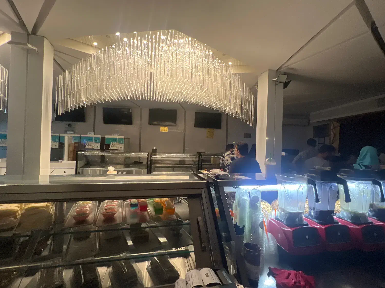 نیروجوان اقا درنوبت عصر نیازمندیم|استخدام خدمات فروشگاه و رستوران|اصفهان, باغ کاران|دیوار