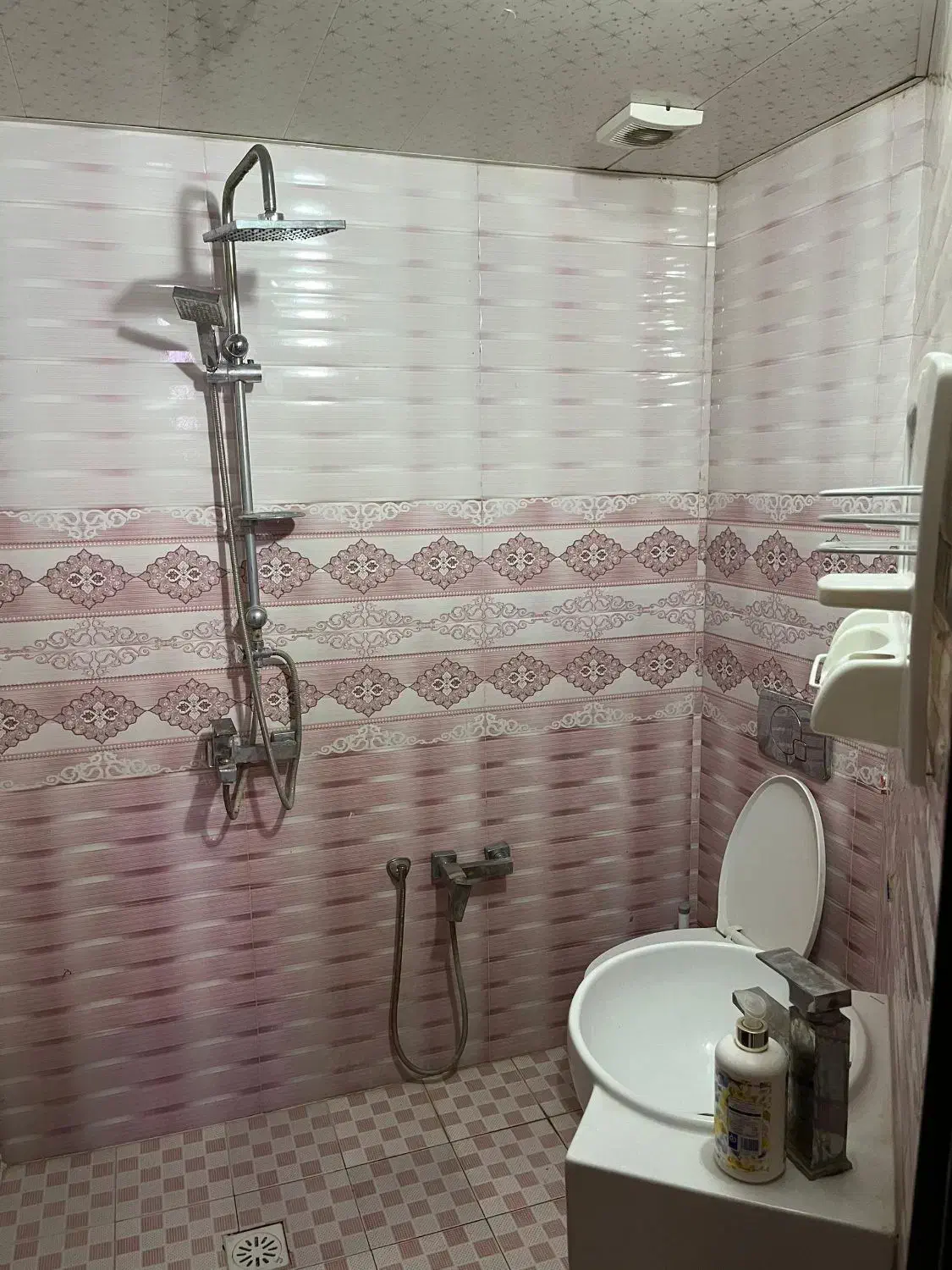 اجاره وکرایه منزل  مبله لوکس در بهترین منطقه|اجارهٔ کوتاه‌مدت آپارتمان و سوئیت|شیراز, دینکان|دیوار