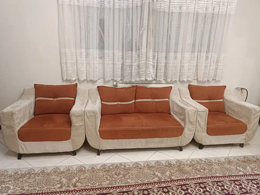 مبل هفت نفره،با میز ناهارخوری وگل میز بفروش میرسد|مبلمان خانگی و میز عسلی|شیراز, صدا و سیما|دیوار