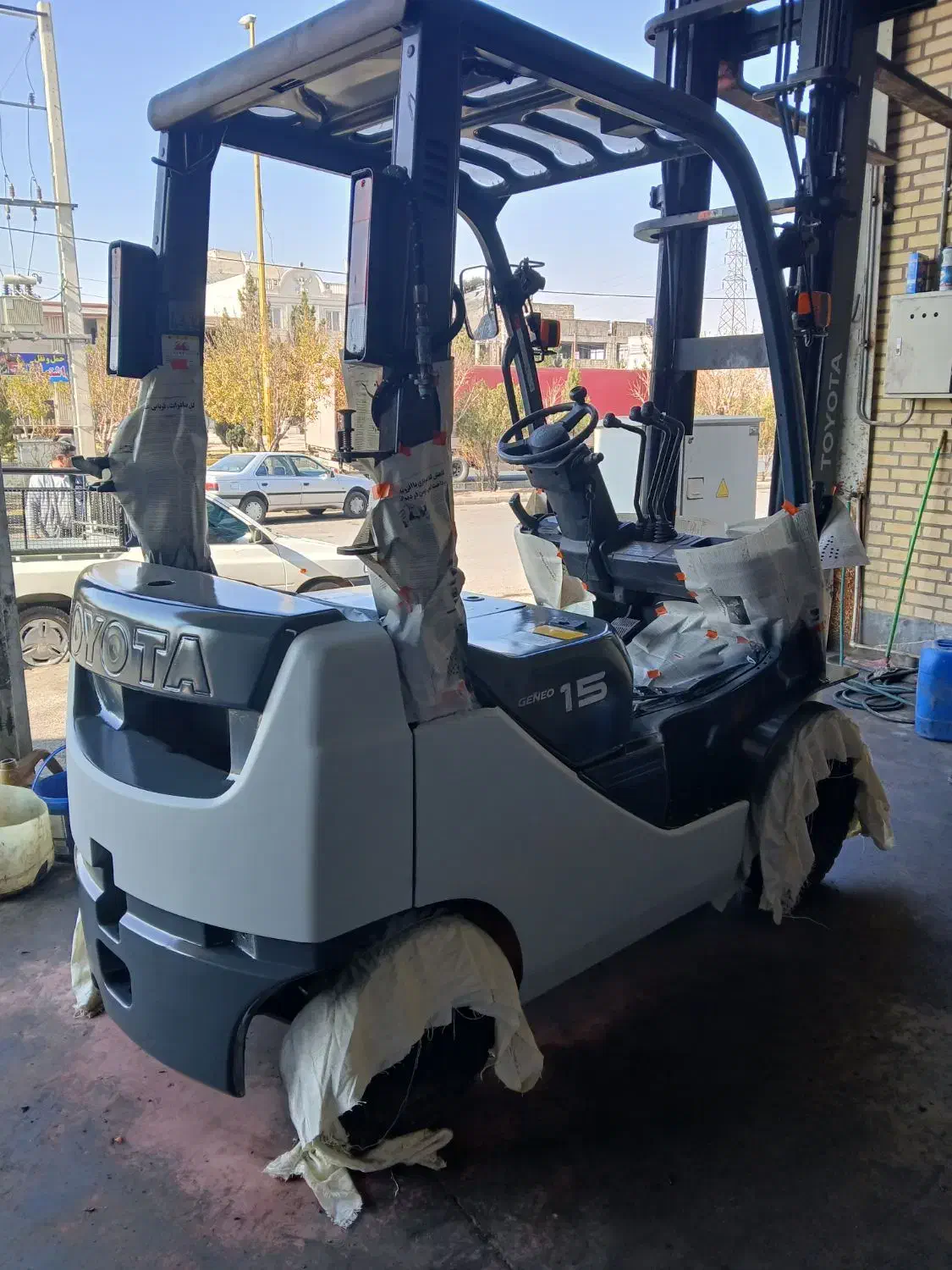 تعمیرات تخصصی لیفتراک|خدمات پیشه و مهارت|اشتهارد, |دیوار