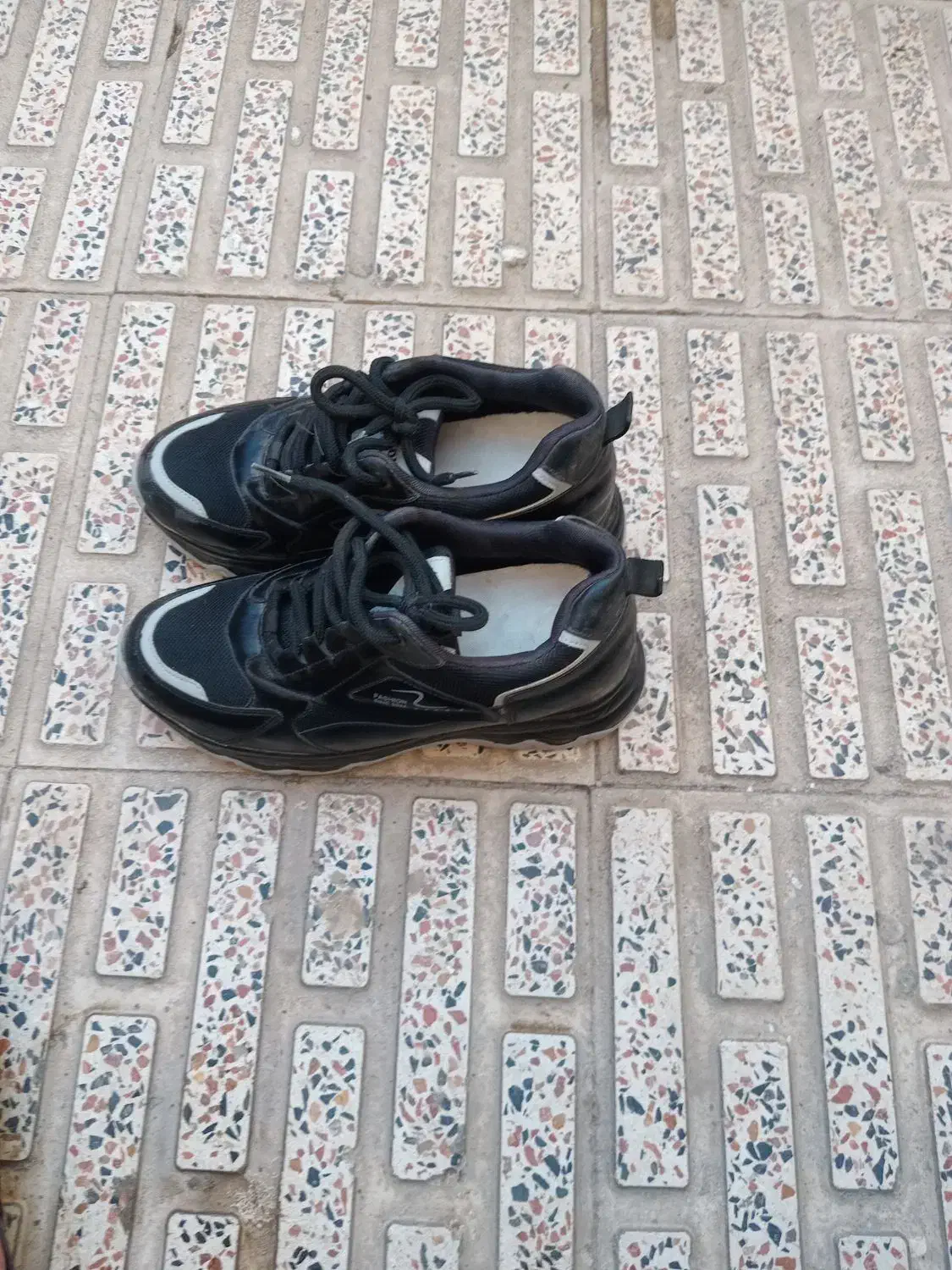 کفش کتونی در حد نو|کیف، کفش، کمربند|مرند, |دیوار