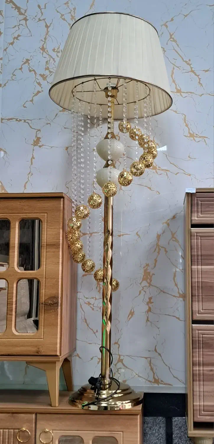 انواع آباژور و ساعت|چراغ خواب و آباژور|مشگین شهر, |دیوار