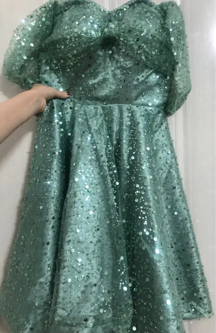 لباس مجلسی|لباس|نیشابور, بنیاد شهید|دیوار