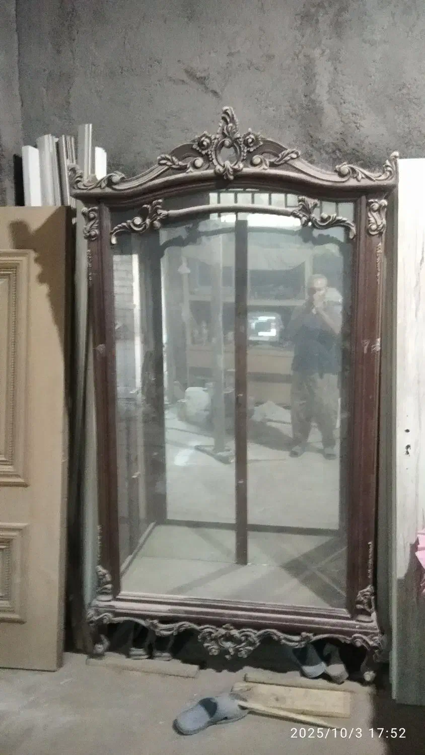 بوفه سلطنتی|بوفه، ویترین، کنسول|میانه, |دیوار