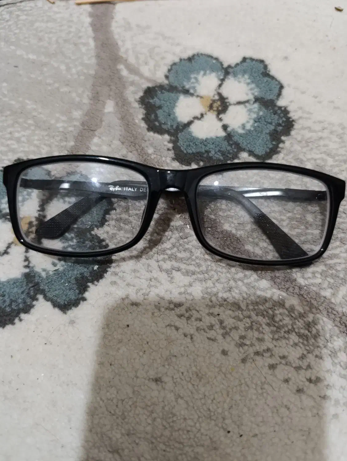 پادری،قاب عینک،کروات|پادری|قزوین, |دیوار