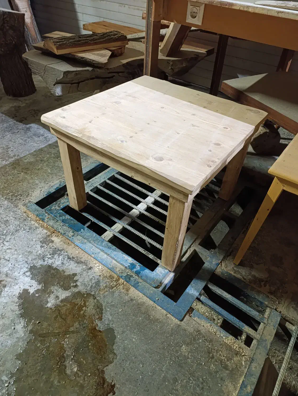 میز کرسی چوبی|مبلمان خانگی و میز عسلی|گلبهار, شهر جدید گلبهار|دیوار