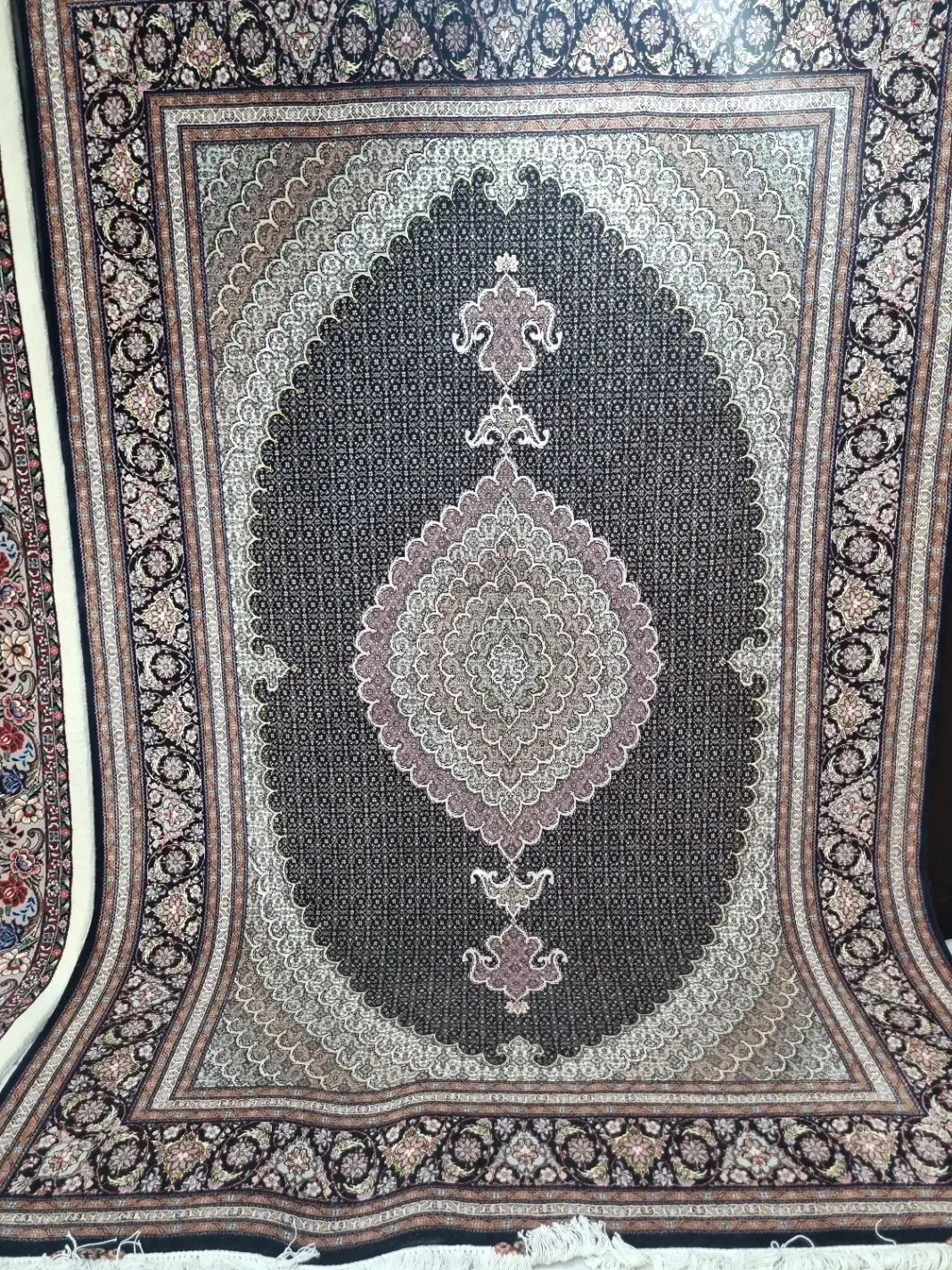 فروش انواع فرشهای ماهی تبریز نو به قیمت تولید|فرش|کرج, عظیمیه|دیوار