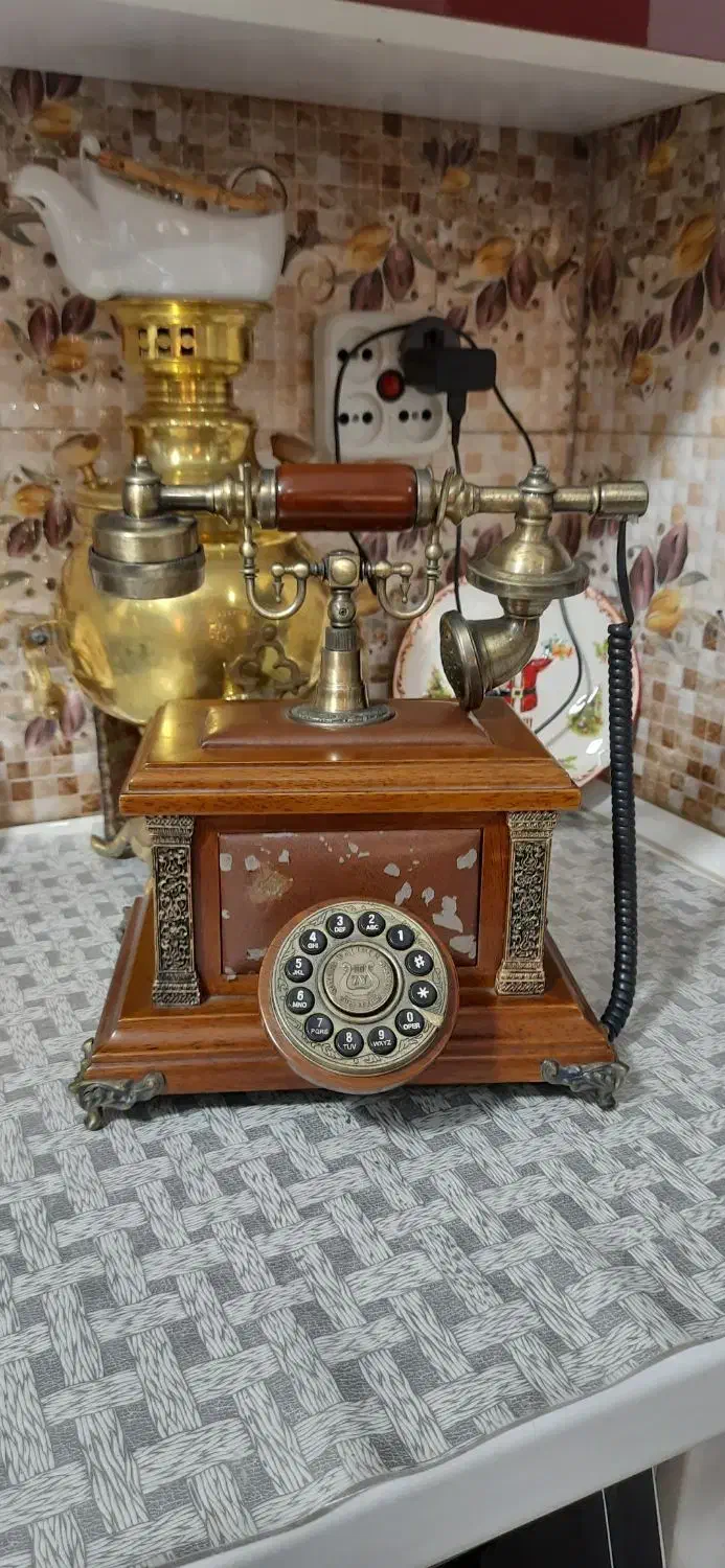 تلفن چوبی قدیمی سالم|تلفن رومیزی|مشکیندشت, |دیوار