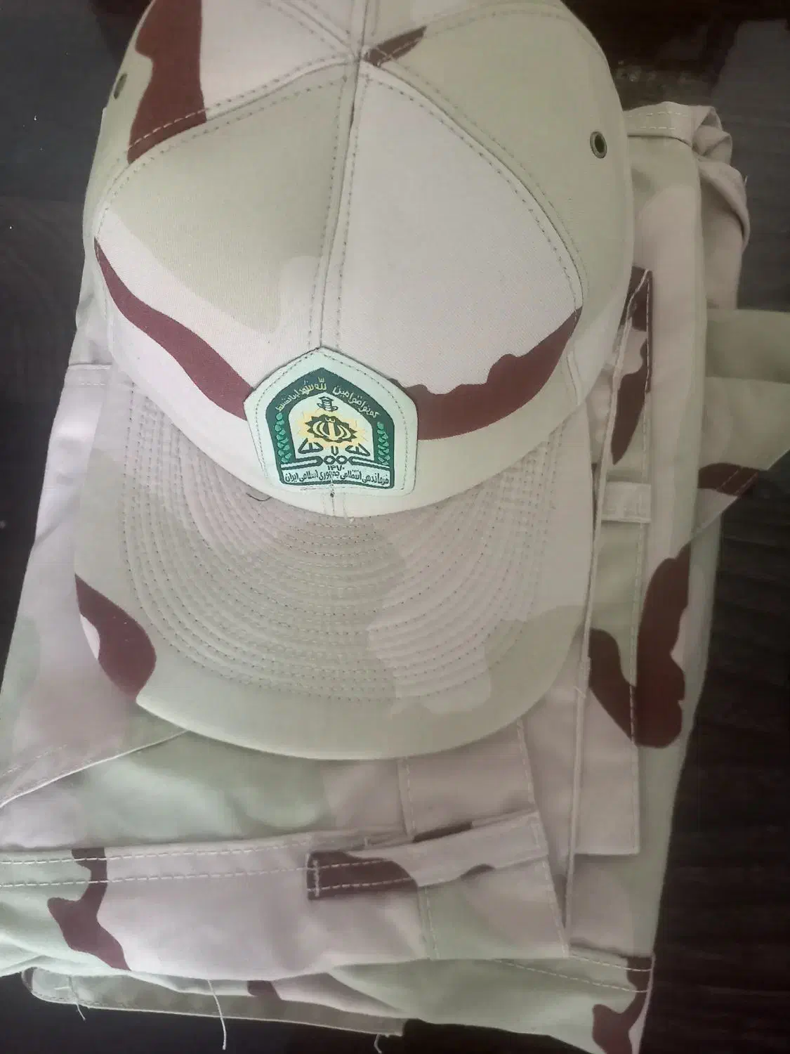 لباس نظامی مرزبانی|لباس|خوی, |دیوار