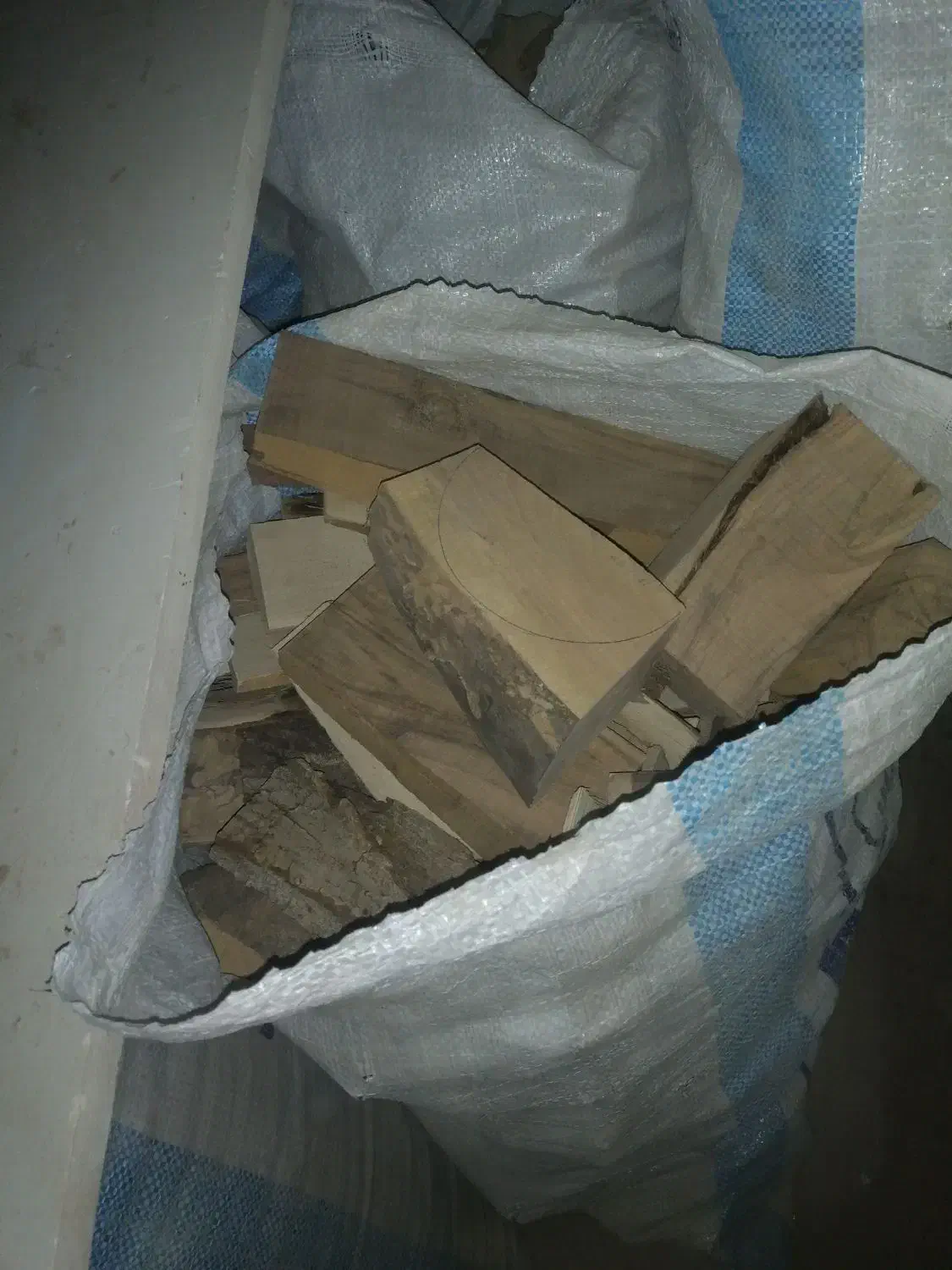 چوب آتیشی زغالی هیزم خاک اره پوشال|لوازم جانبی حیوانات|مشهد, نوید|دیوار