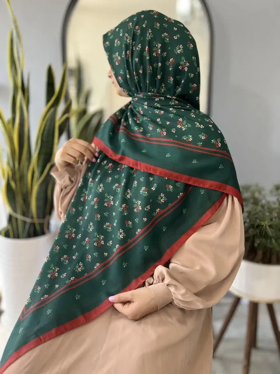 تخفیف ویژه به مناسبت روز مادر|لباس|رشت, فلسطین|دیوار