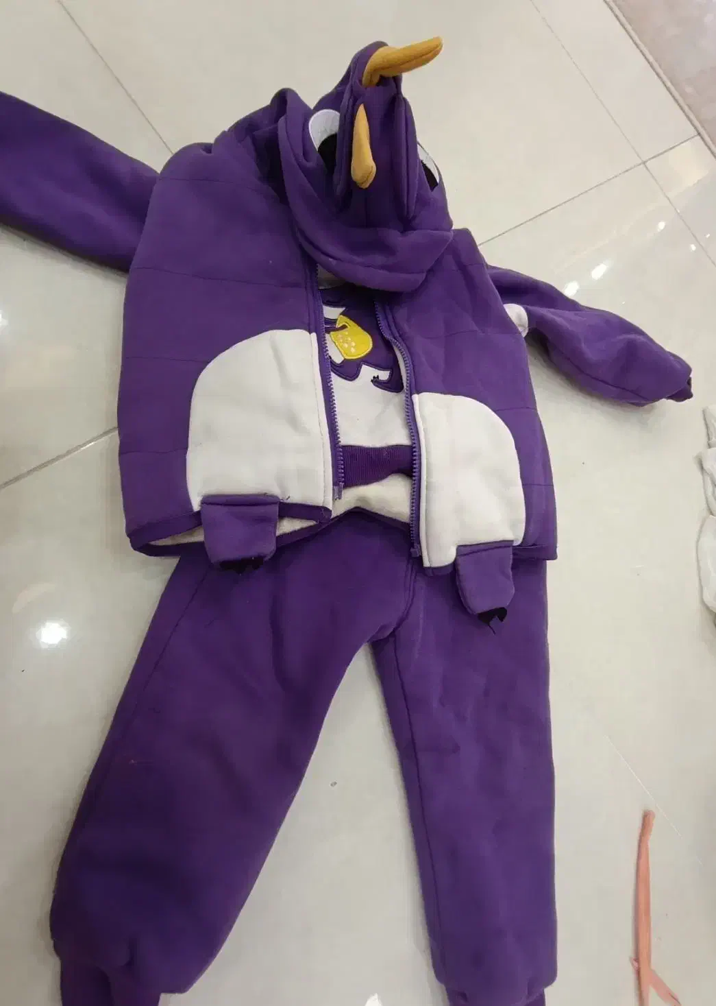 یک سرویس خواب کودک .ست کامل.لباس سه تکه و..|اسباب و اثاث بچه|سقز, |دیوار