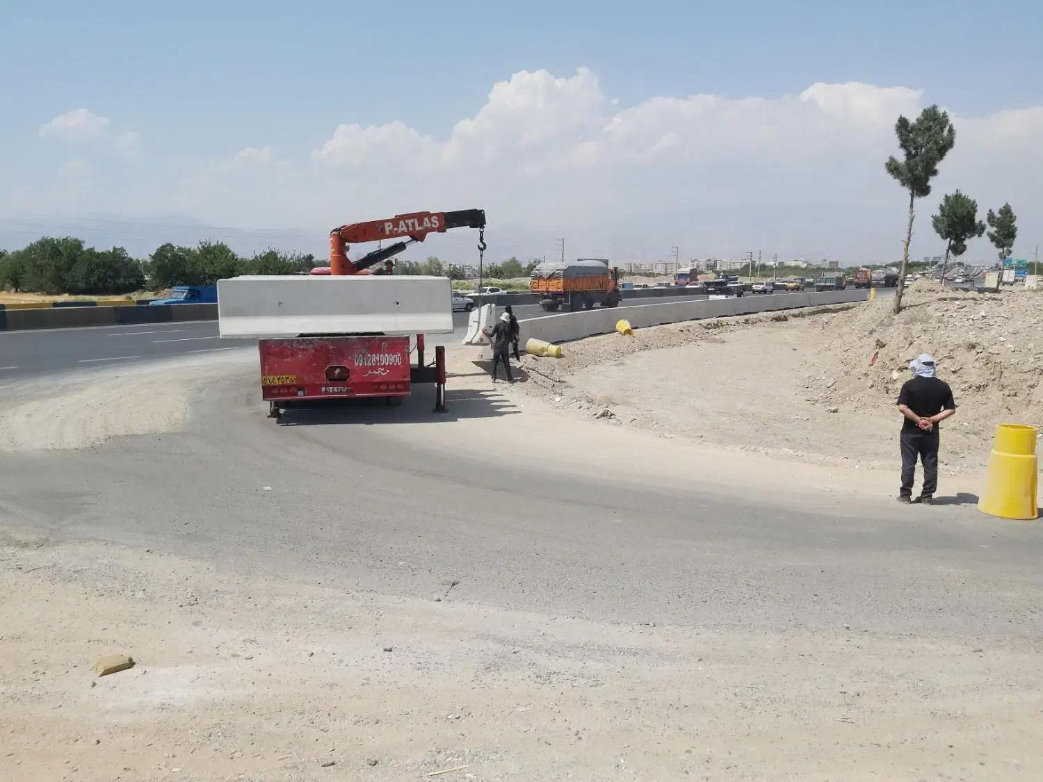 نیوجرسی مسلح بتنی ۴ متری مفصلی|مصالح و تجهیزات ساختمان|احمدآبادمستوفی, |دیوار