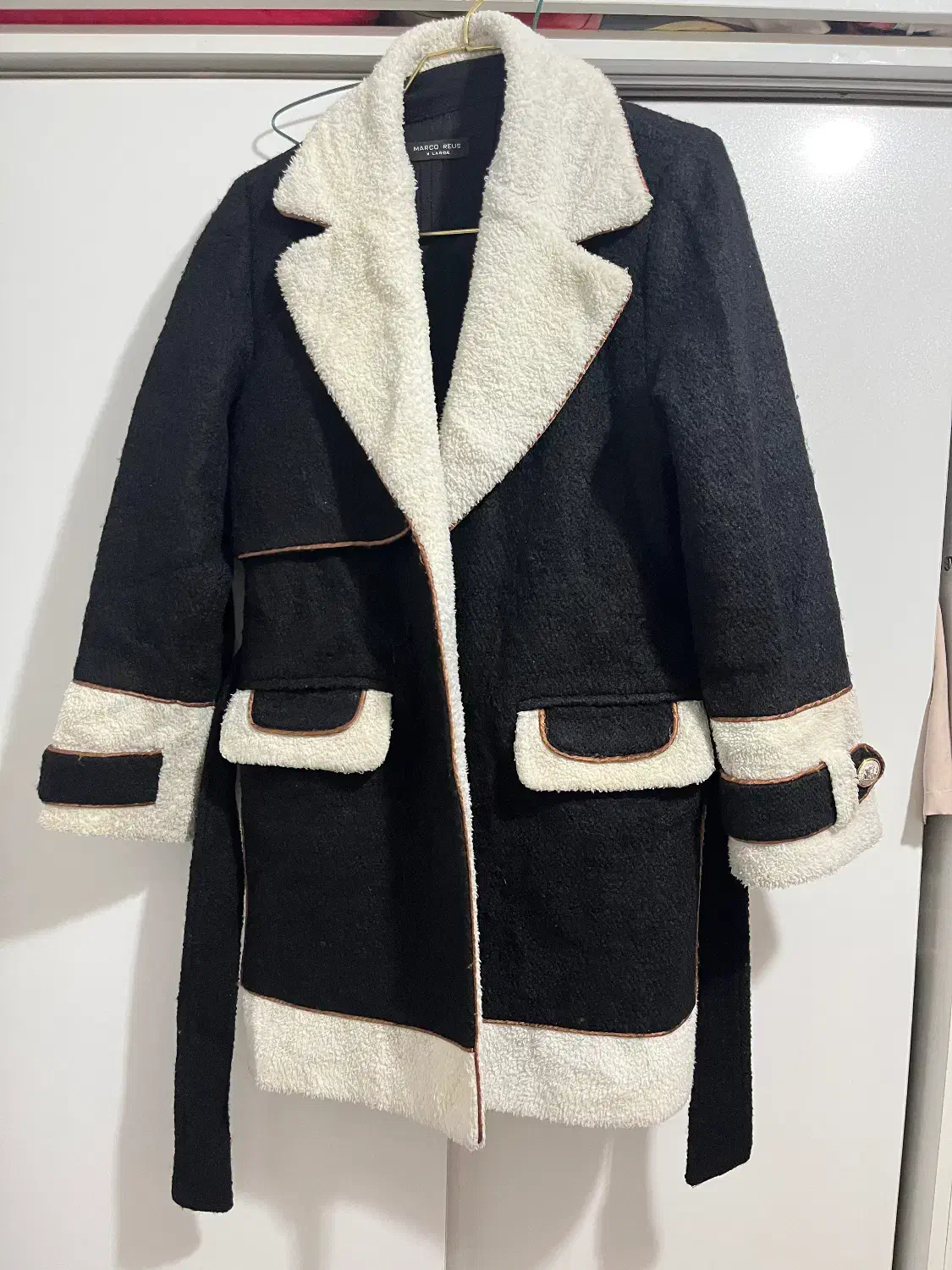 پالتو|لباس|تهران, امام زاده حسن|دیوار