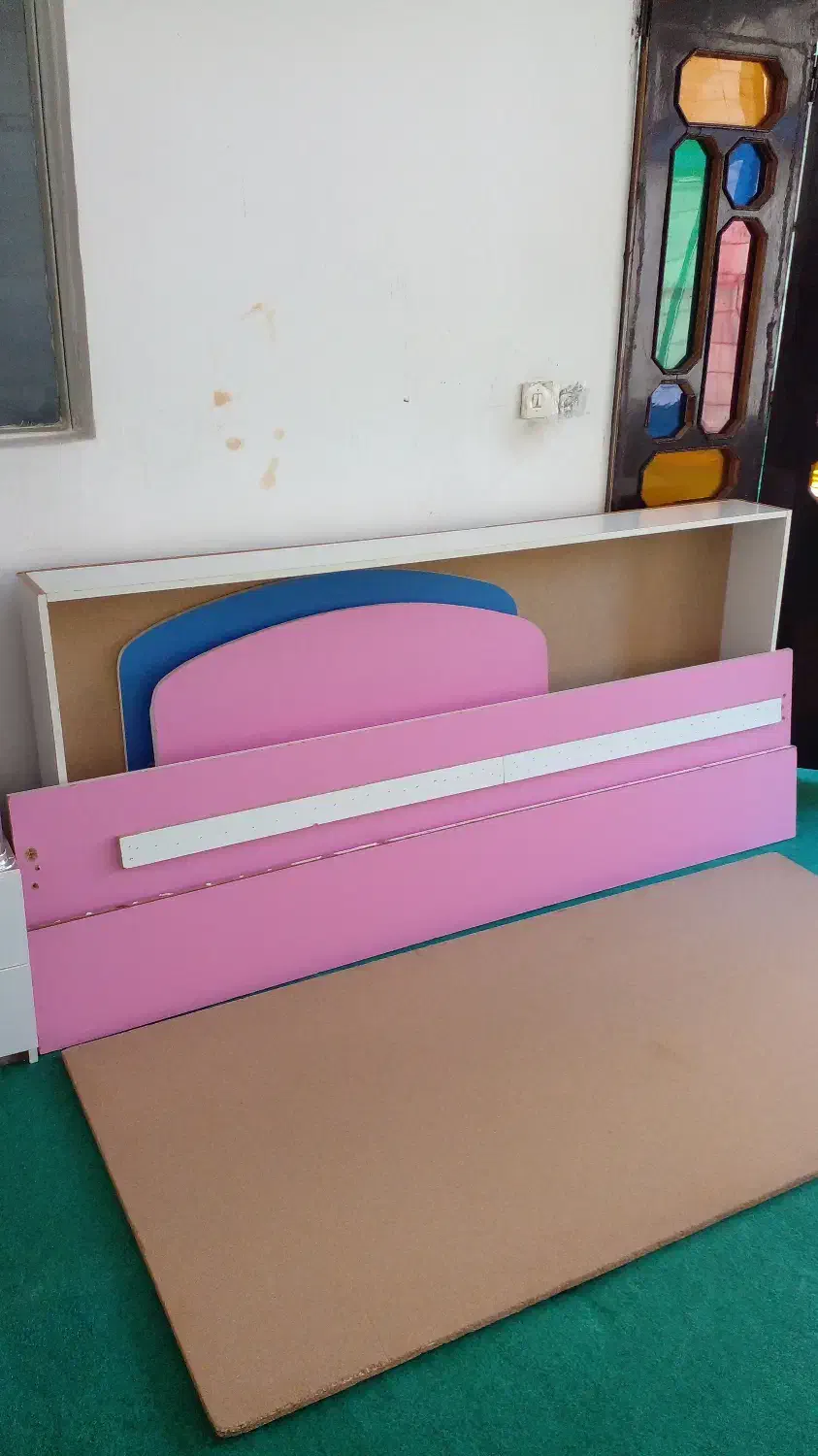 تخت و کمد|تخت و صندلی بچه|سنندج, |دیوار