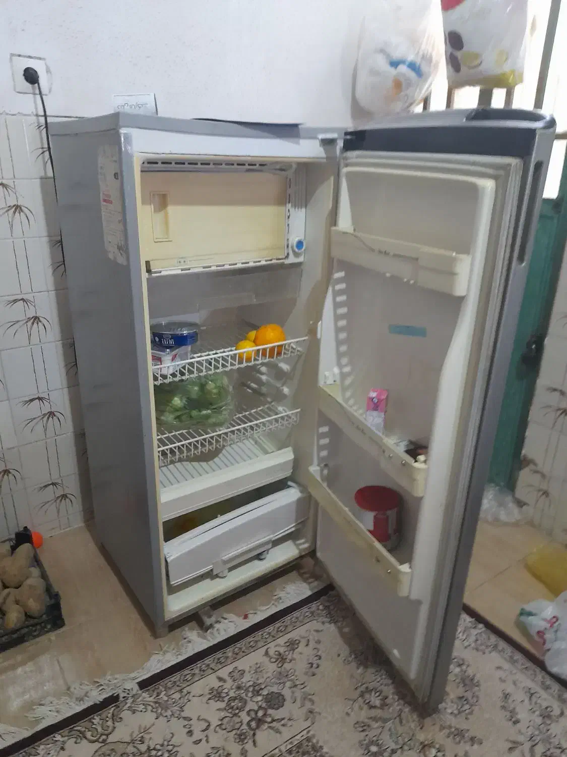 دو یخچال فریزر  ۹فوت ۱۲ فوت و یک کوئیک خونگی..|یخچال و فریزر|شیراز, کوزه گری|دیوار