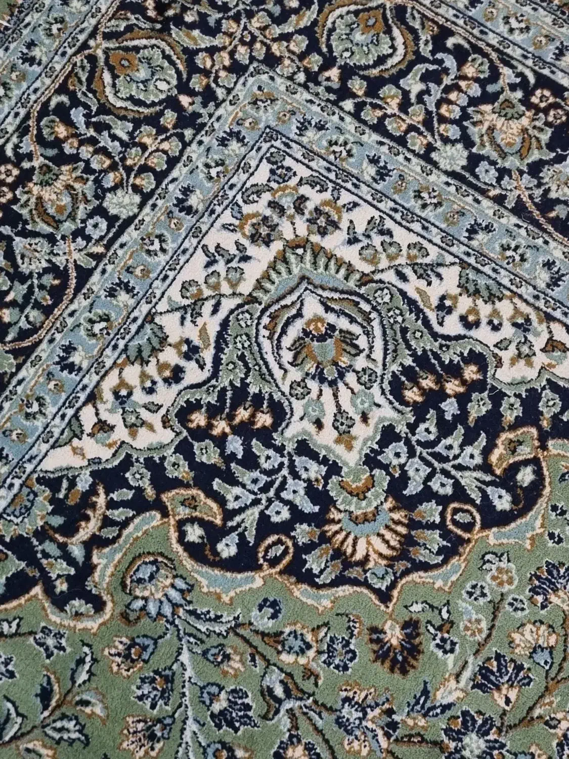 فرش۶متری|فرش|رشت, نظری|دیوار