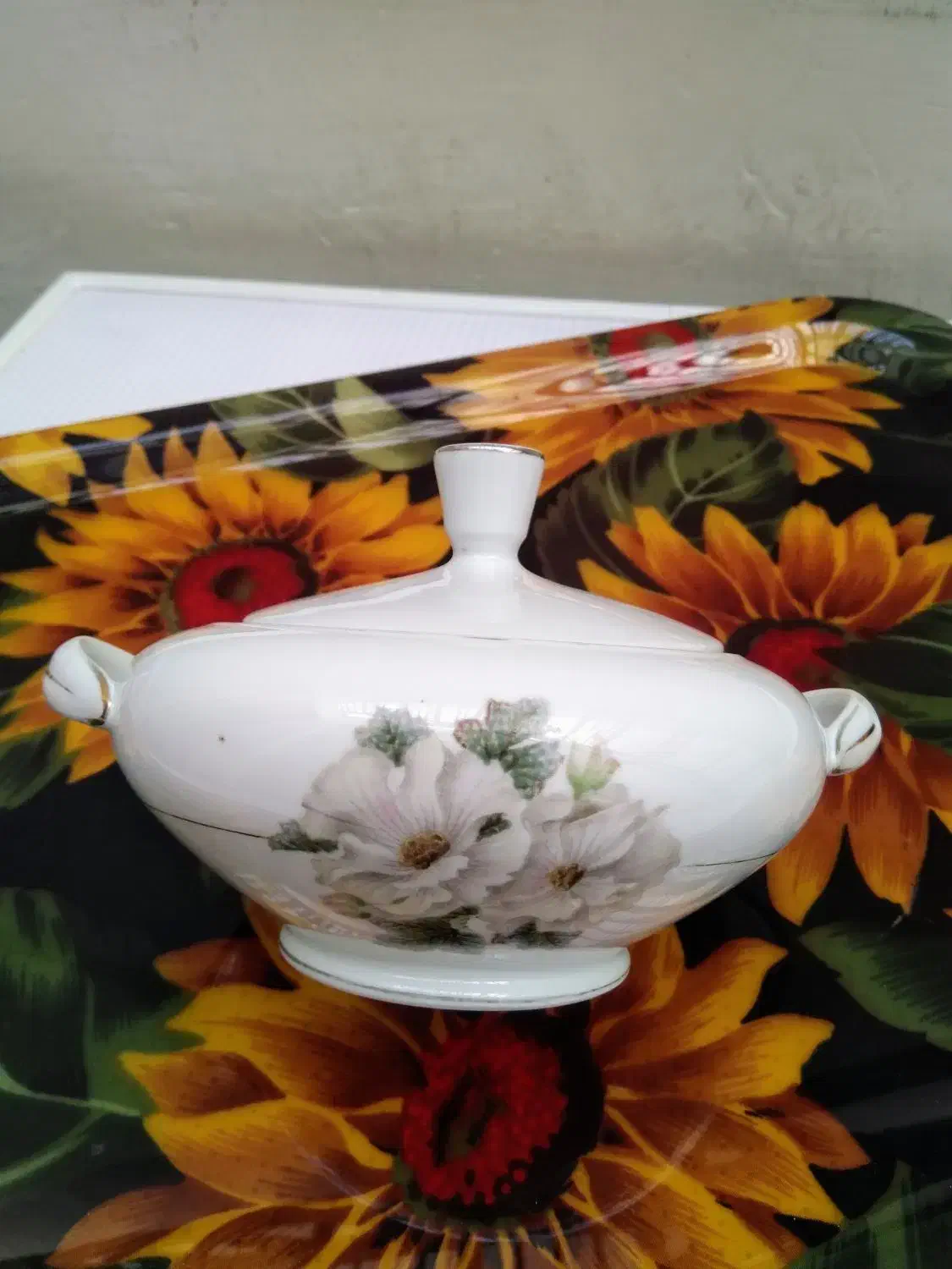 ظروف قدیمی فنجان نعلبکی قندان چینی پیاله نو|ظروف سرو و پذیرایی|تهران, امام حسین|دیوار