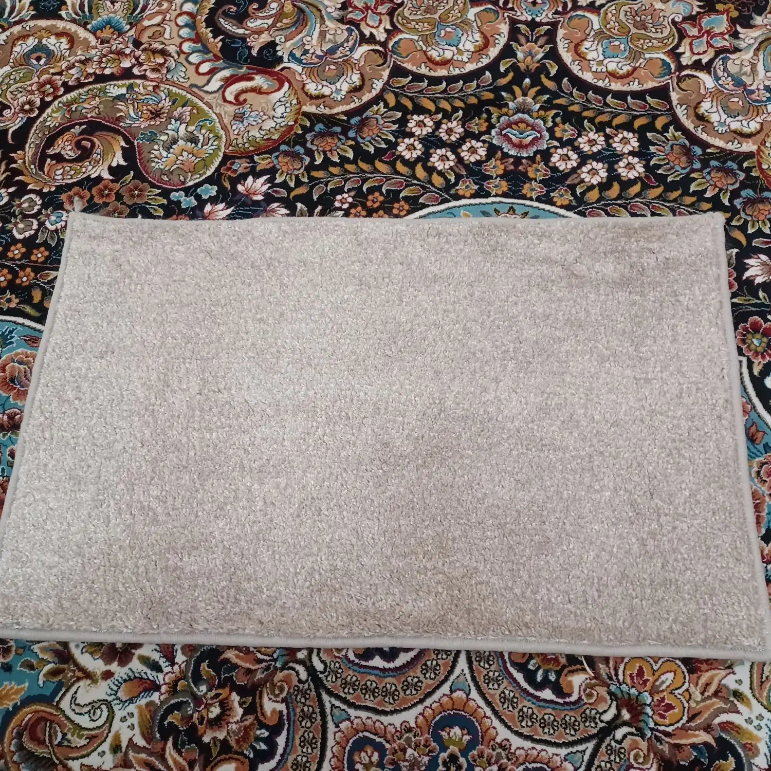 پادری پالاز موکت نو نو|پادری|قدس, شهرقدس|دیوار