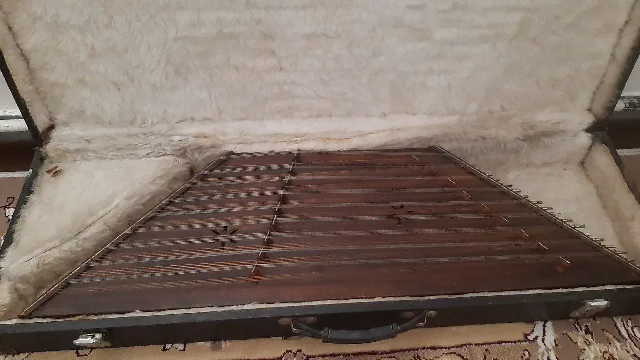 سنتور|سازهای سنتی|ساوه, |دیوار