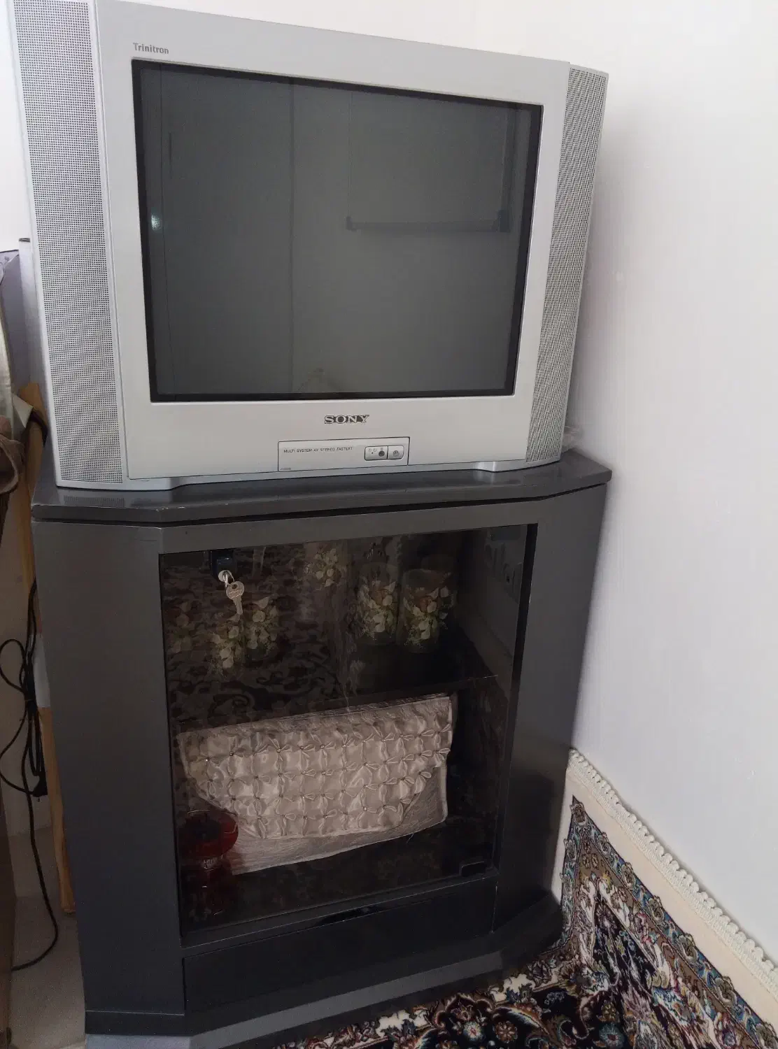 تلویزیون سونی اصل و میز تلویزیون|تلویزیون و پروژکتور|کرمان, |دیوار